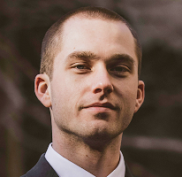 Expert na kryptografický trh Thomas Whitfield pôsobiaci ako analytik obchodovania